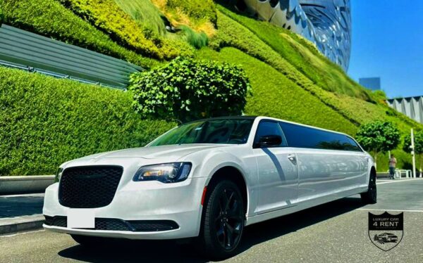 Limousine Rent Limousine Services: From Traditional to Modern in the UAE